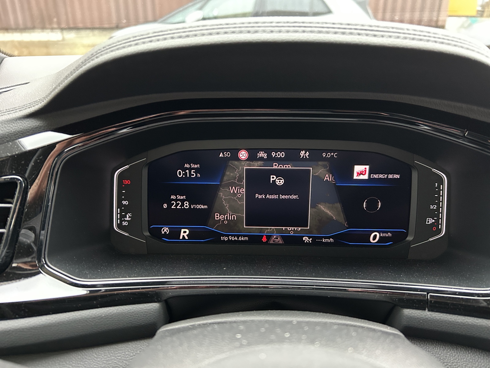 VW T-Roc 2.0 TSI R-Line DSG 4Motion - Rückfahrkamera - Matrix - LED-image-13