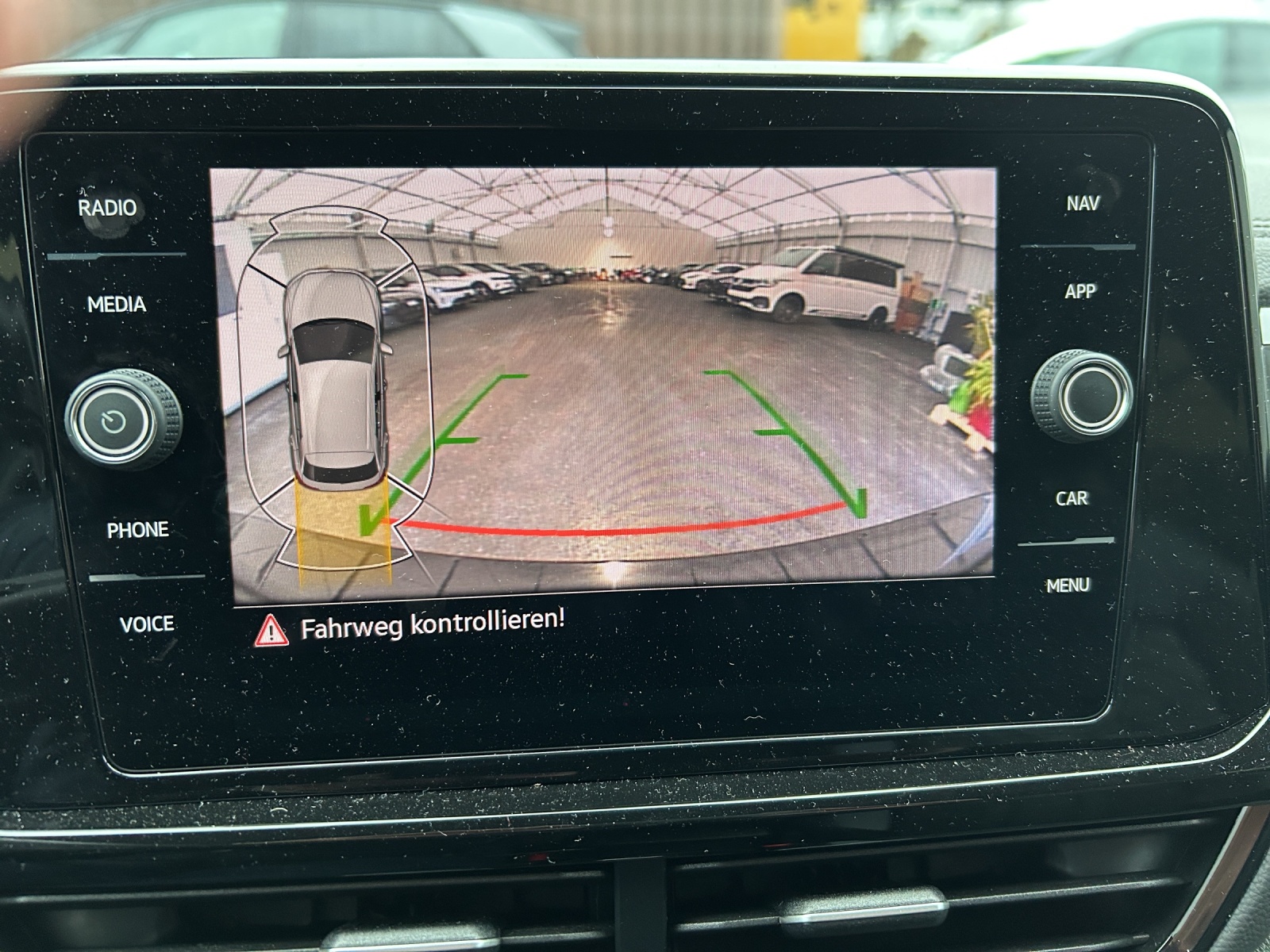 VW T-Roc 2.0 TSI R-Line DSG 4Motion - Rückfahrkamera - Matrix - LED-image-11