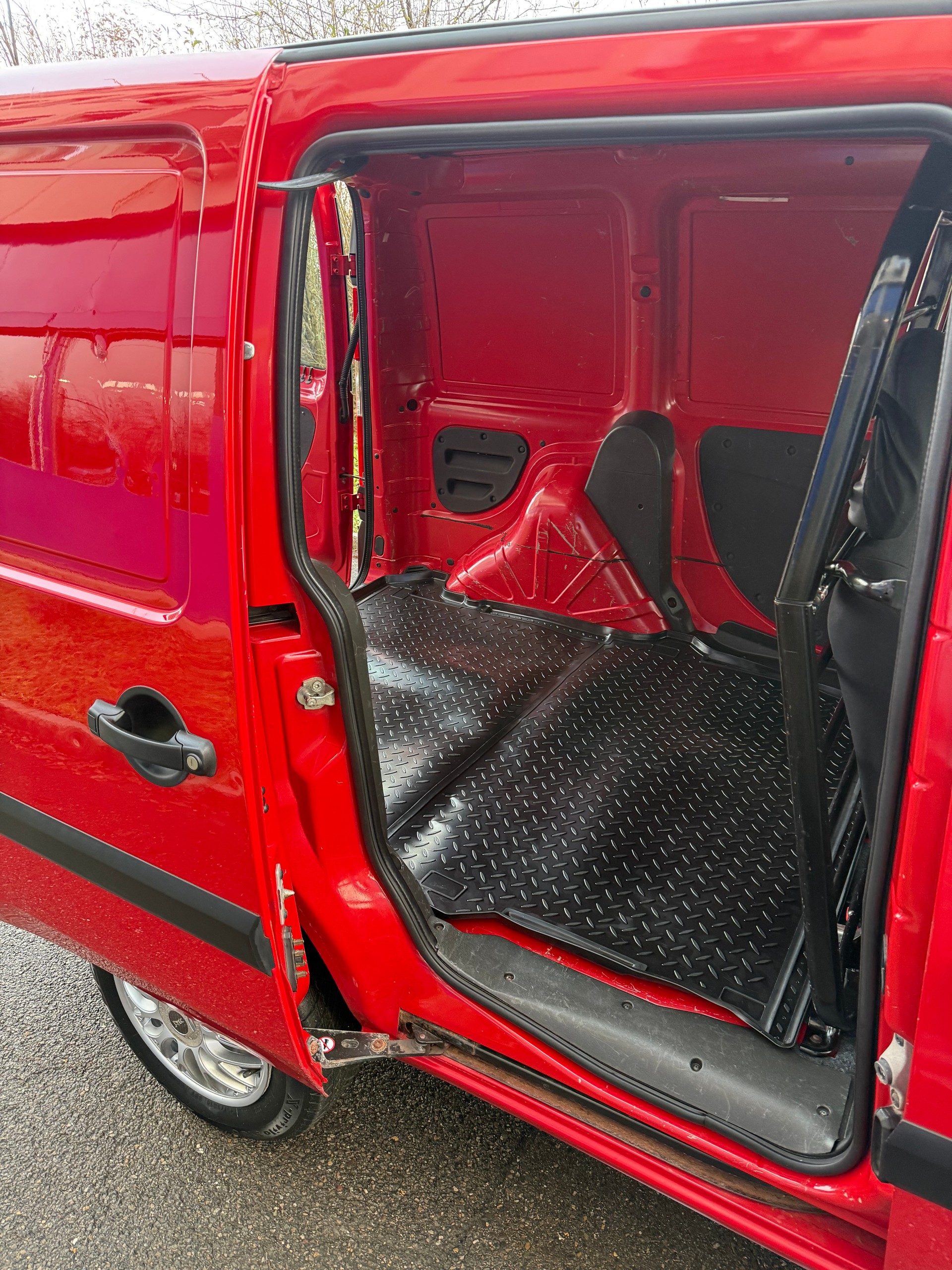 FIAT Doblò 1.4 MPI Cargo Swiss-image-11