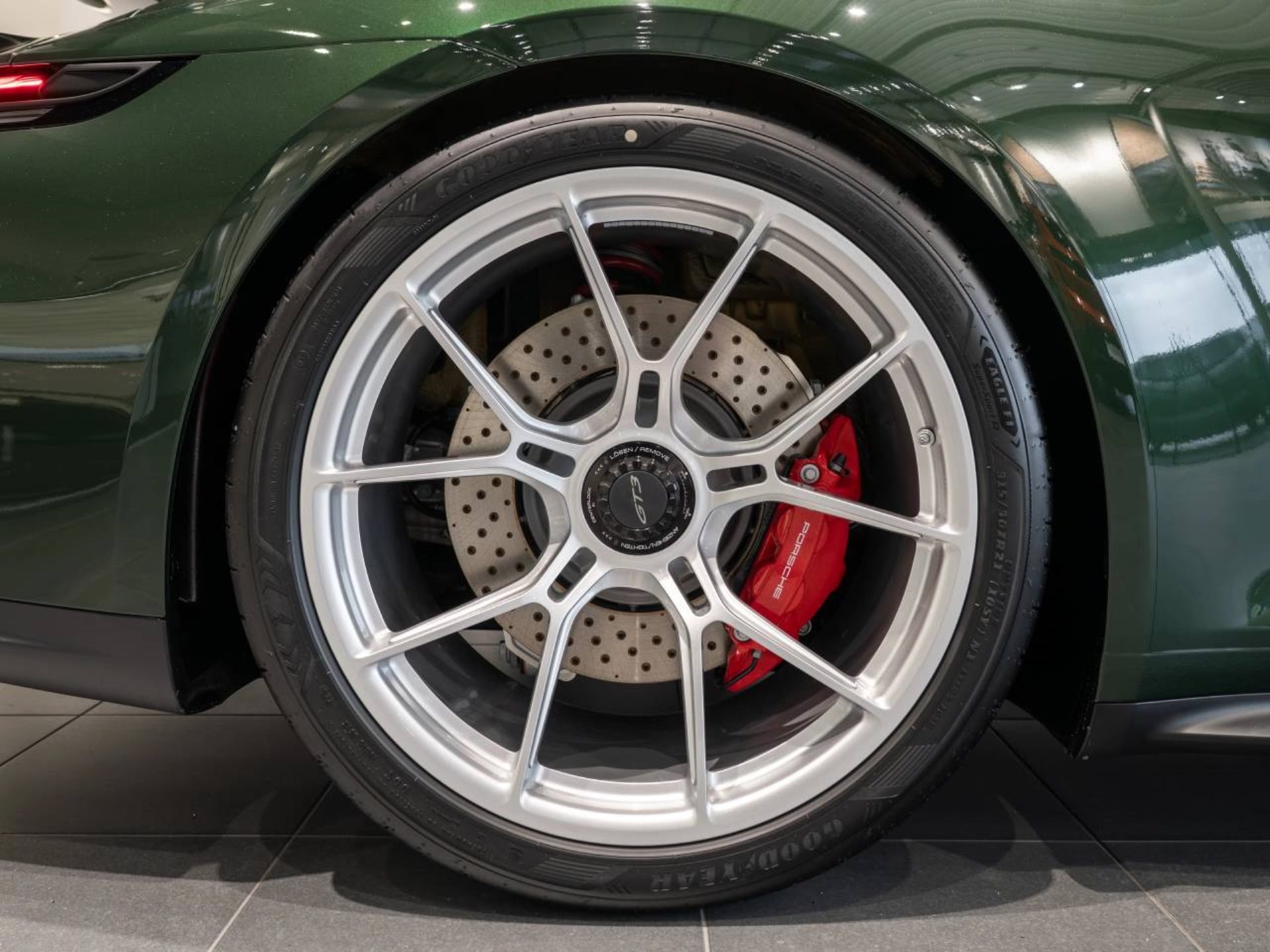 PORSCHE 911 GT3-image-29