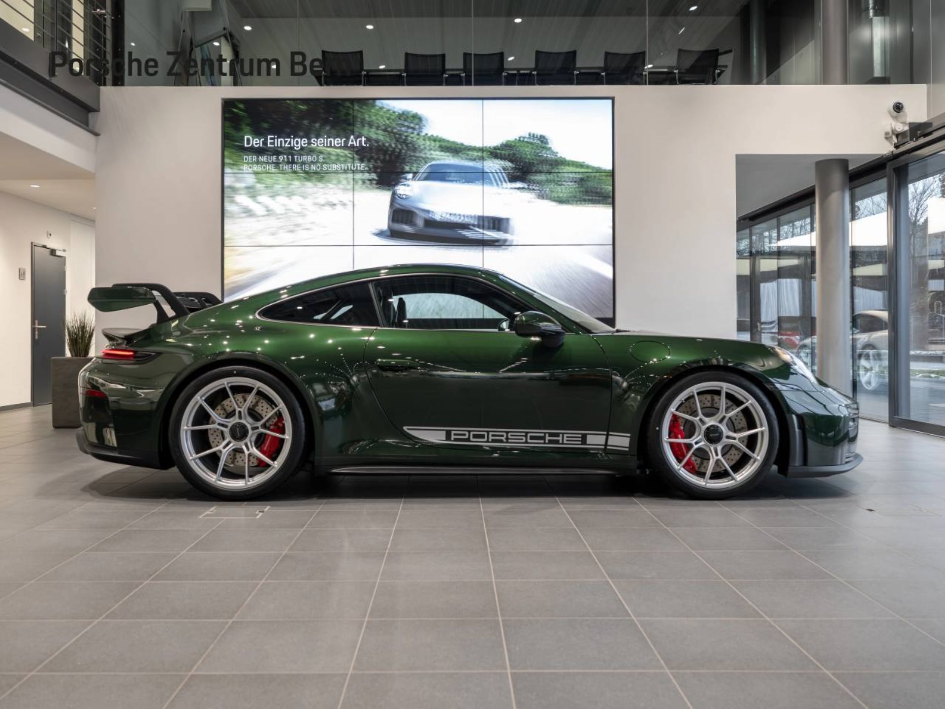 PORSCHE 911 GT3-image-1