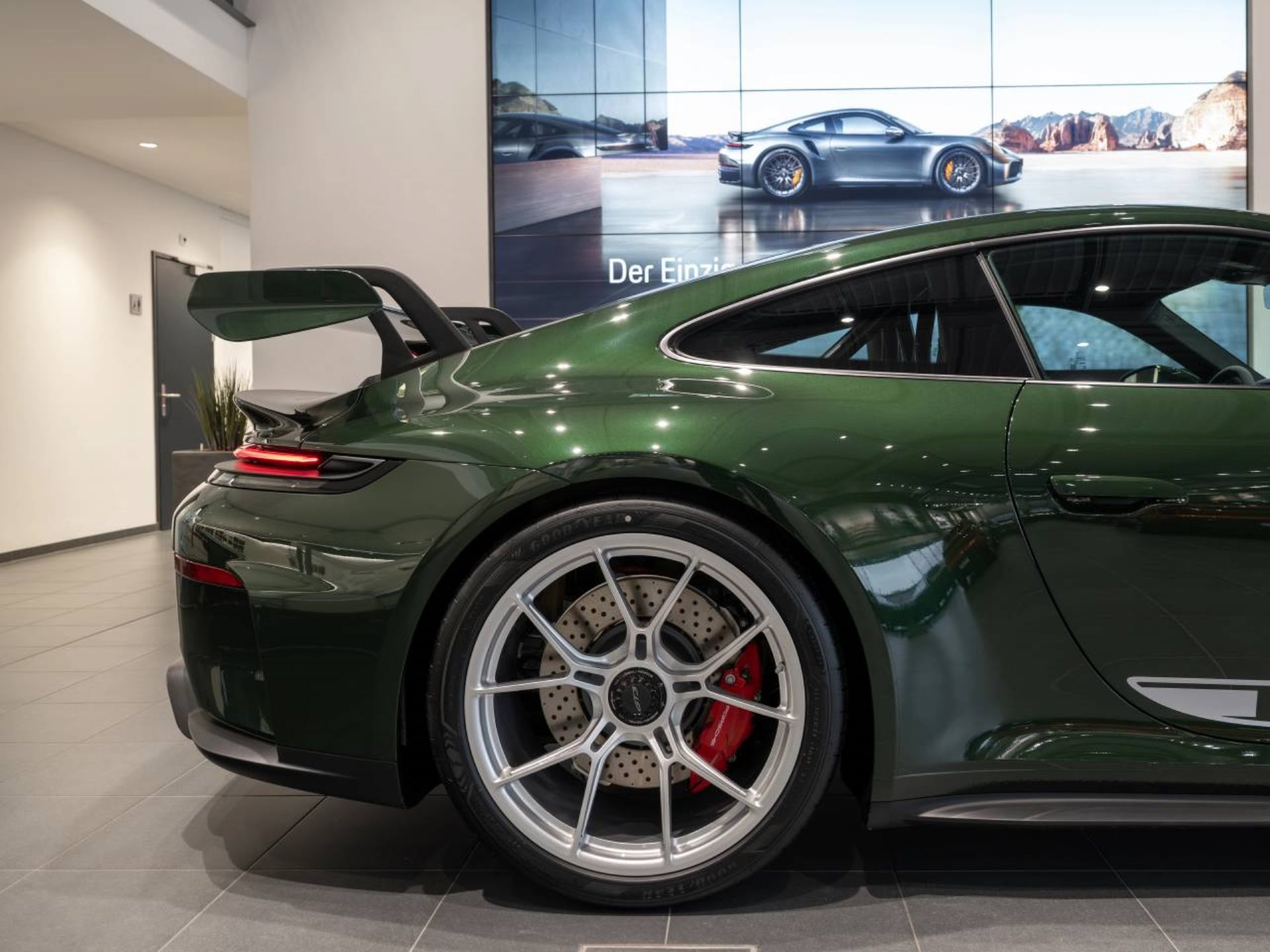 PORSCHE 911 GT3-image-11