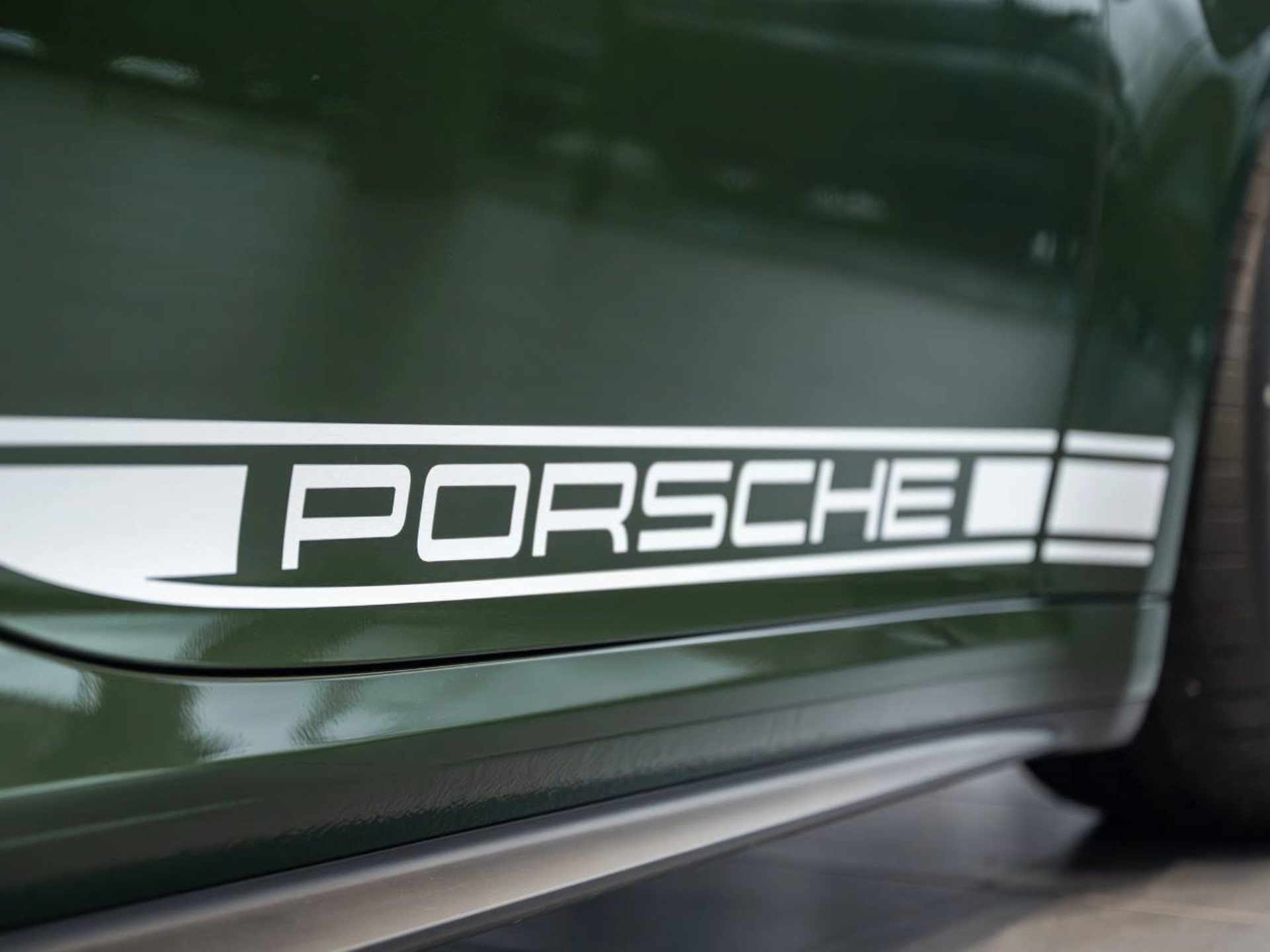 PORSCHE 911 GT3-image-25