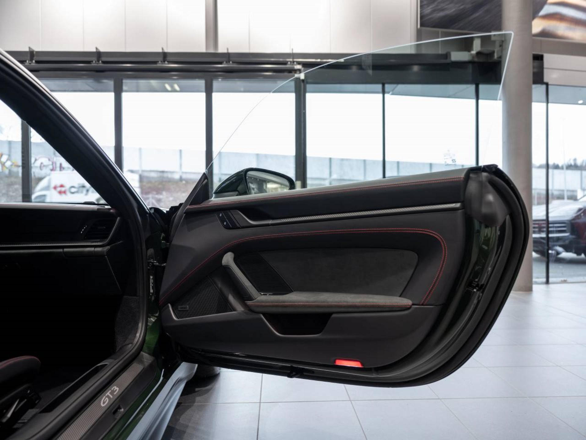 PORSCHE 911 GT3-image-21