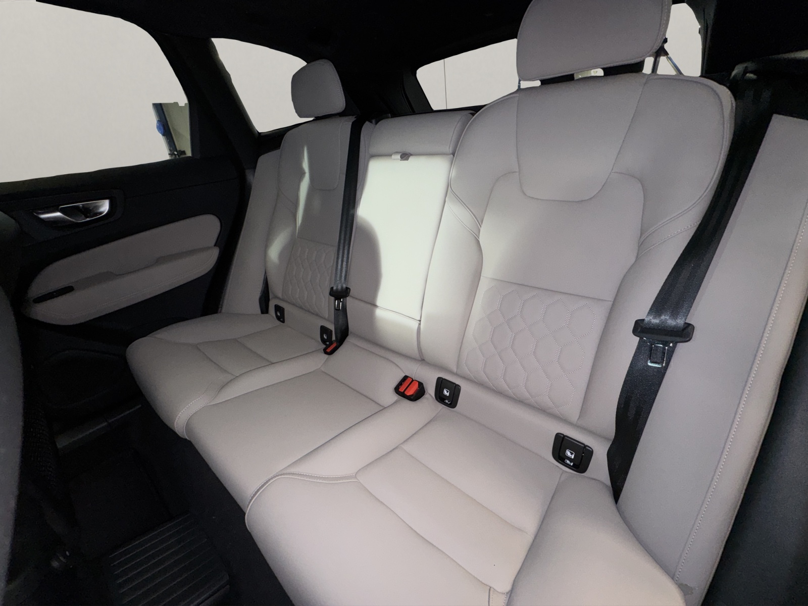 VOLVO XC60 2.0 T6 TE Ultra Dark eAWD-image-11