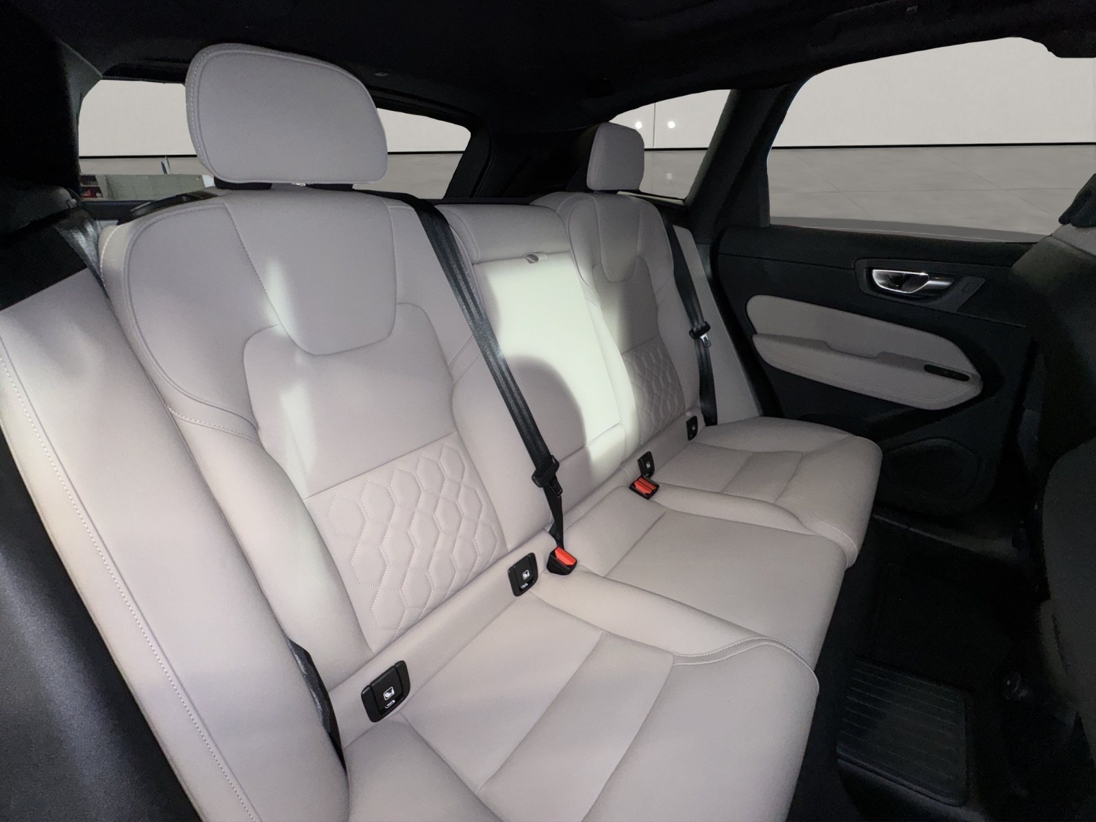VOLVO XC60 2.0 T6 TE Ultra Dark eAWD-image-12