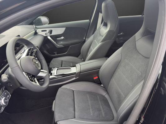 MERCEDES-BENZ A 180 Night Star 7G-DCT-image-7