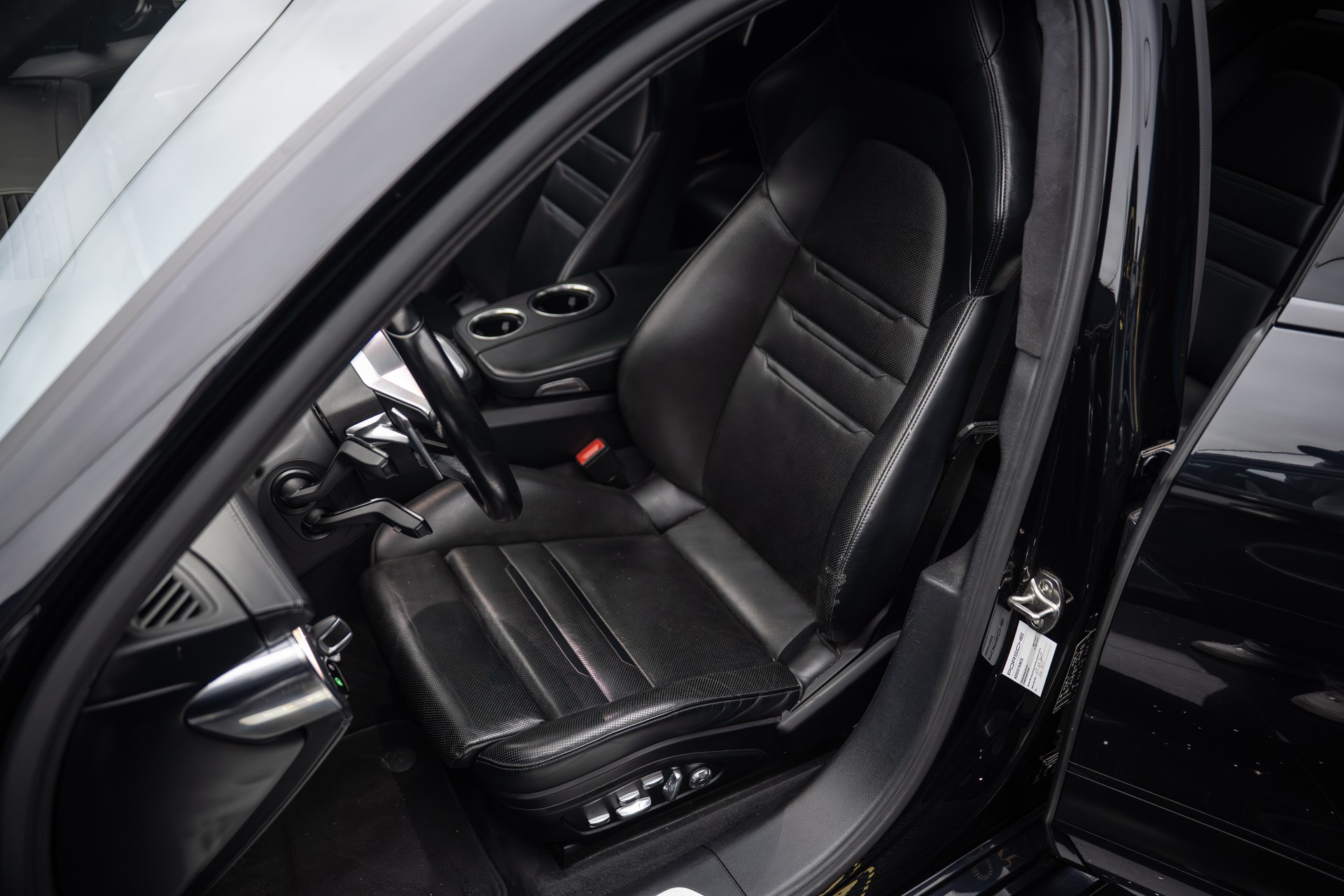 PORSCHE Panamera Turbo S E-Hybrid PDK-image-9