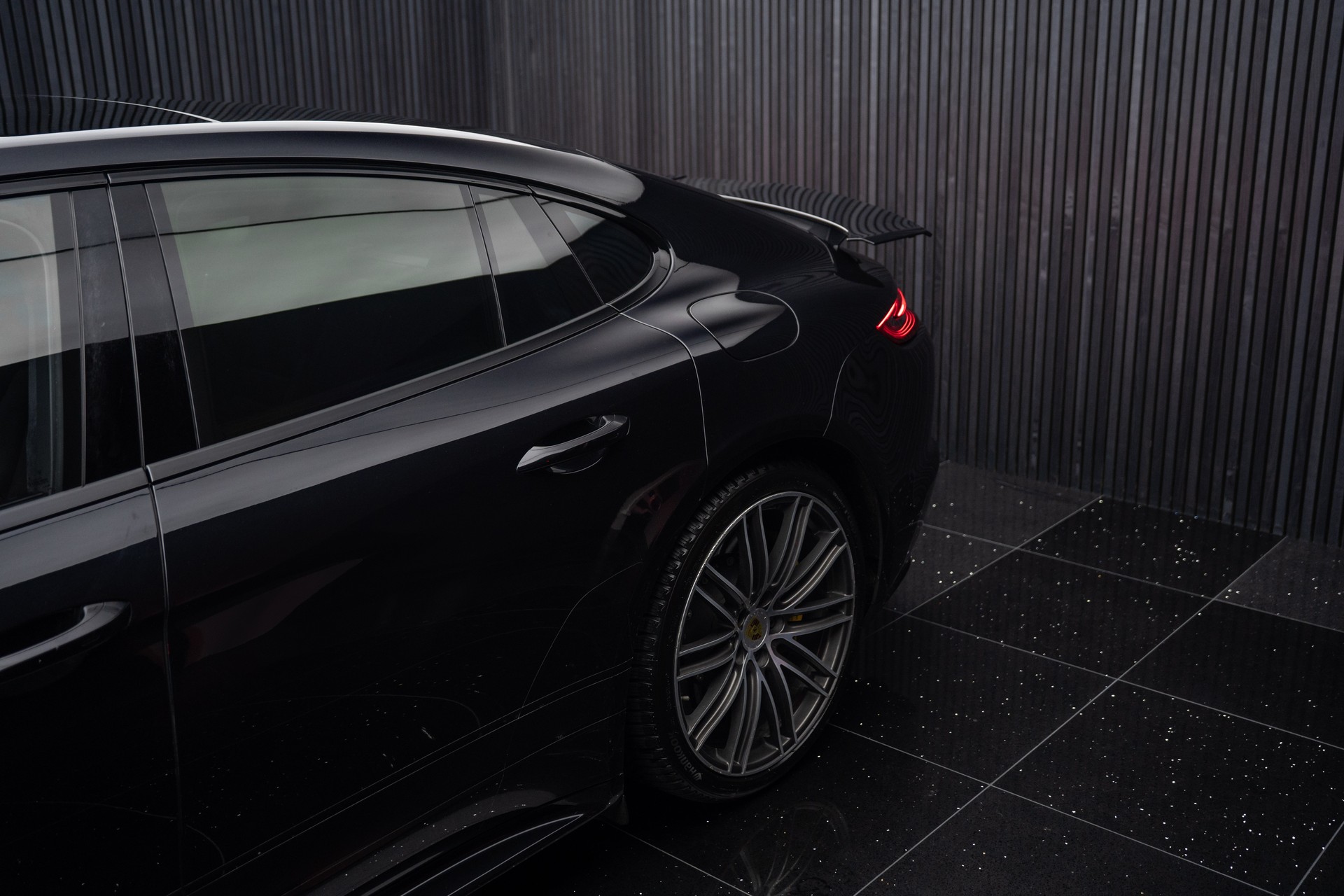 PORSCHE Panamera Turbo S E-Hybrid PDK-showroom-element-3