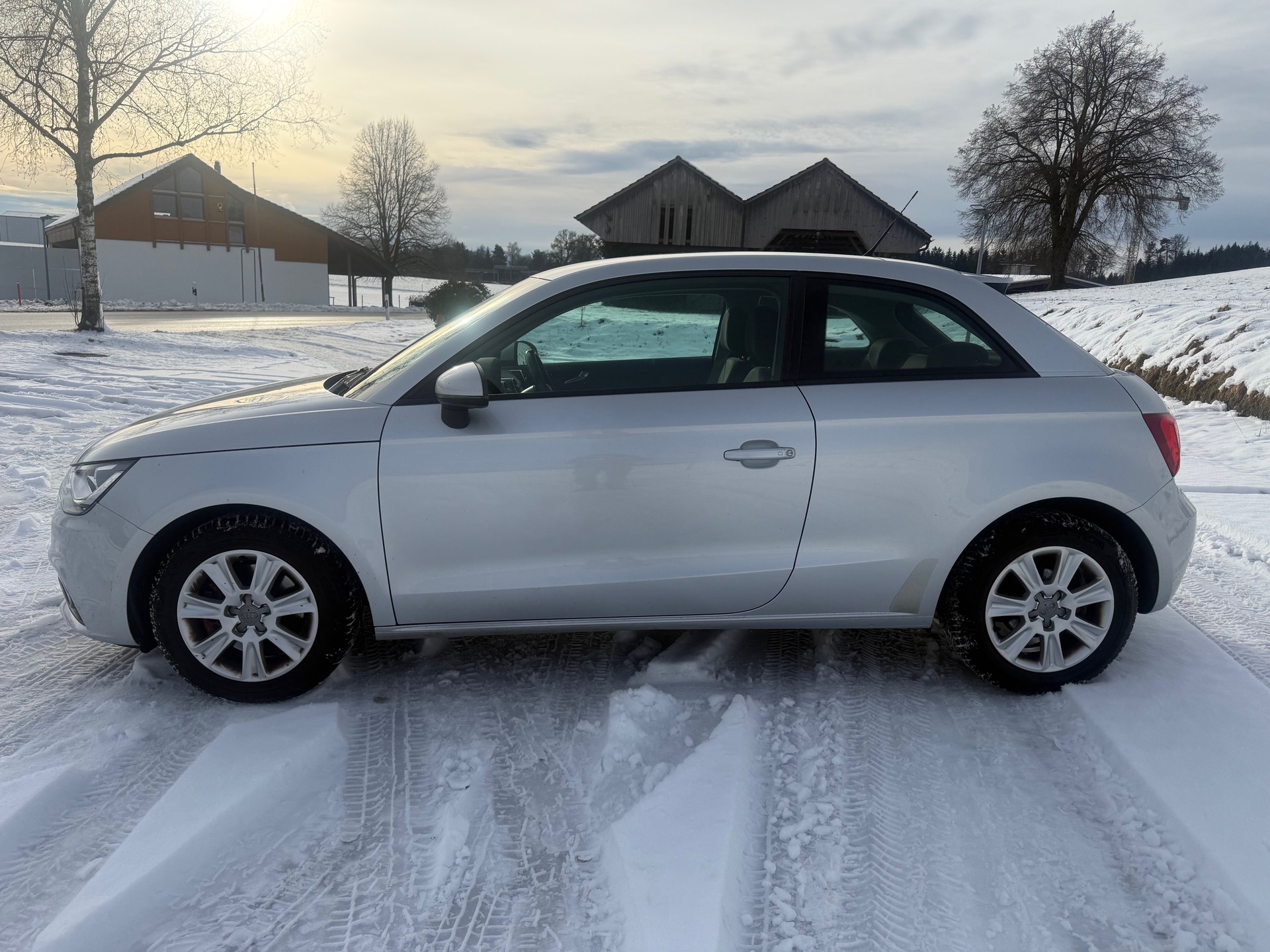 AUDI A1 1.4 TFSI Attraction S-tronic-image-1