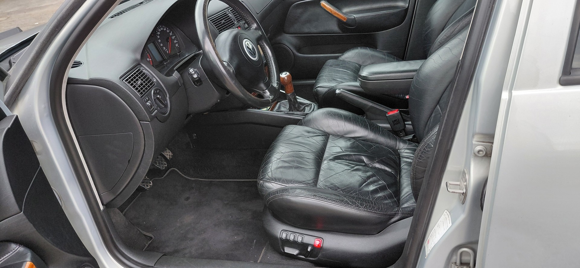 VW VW Golf 4motion-showroom-element-2