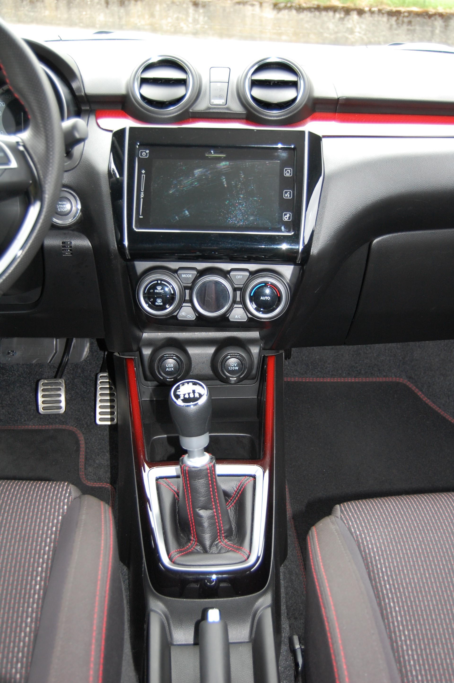 SUZUKI Swift Sport 1.4i 16V Compact Top Hybrid-image-9