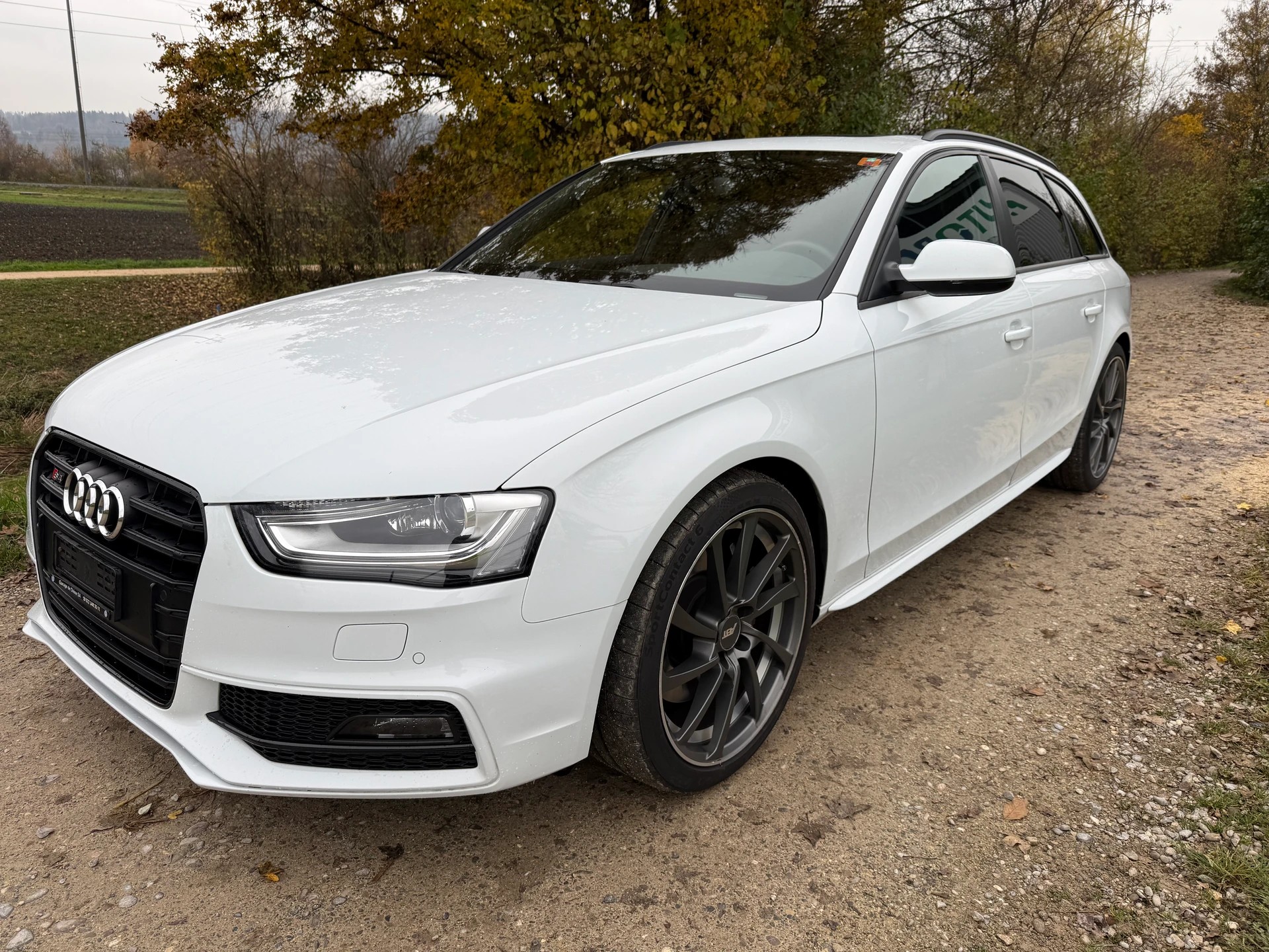 AUDI S4 Avant 3.0 TFSI quattro S-tronic-image-2