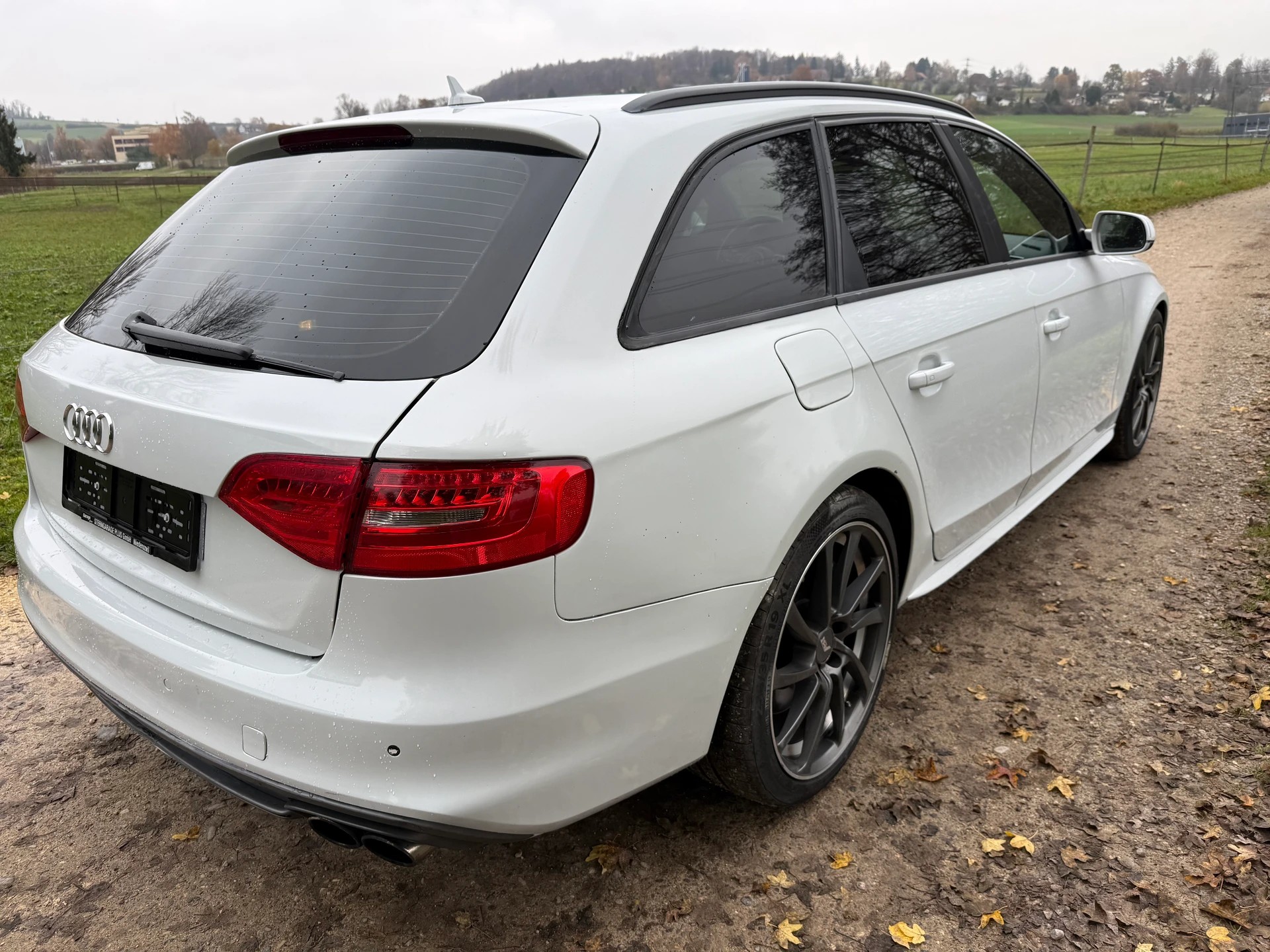 AUDI S4 Avant 3.0 TFSI quattro S-tronic-image-4