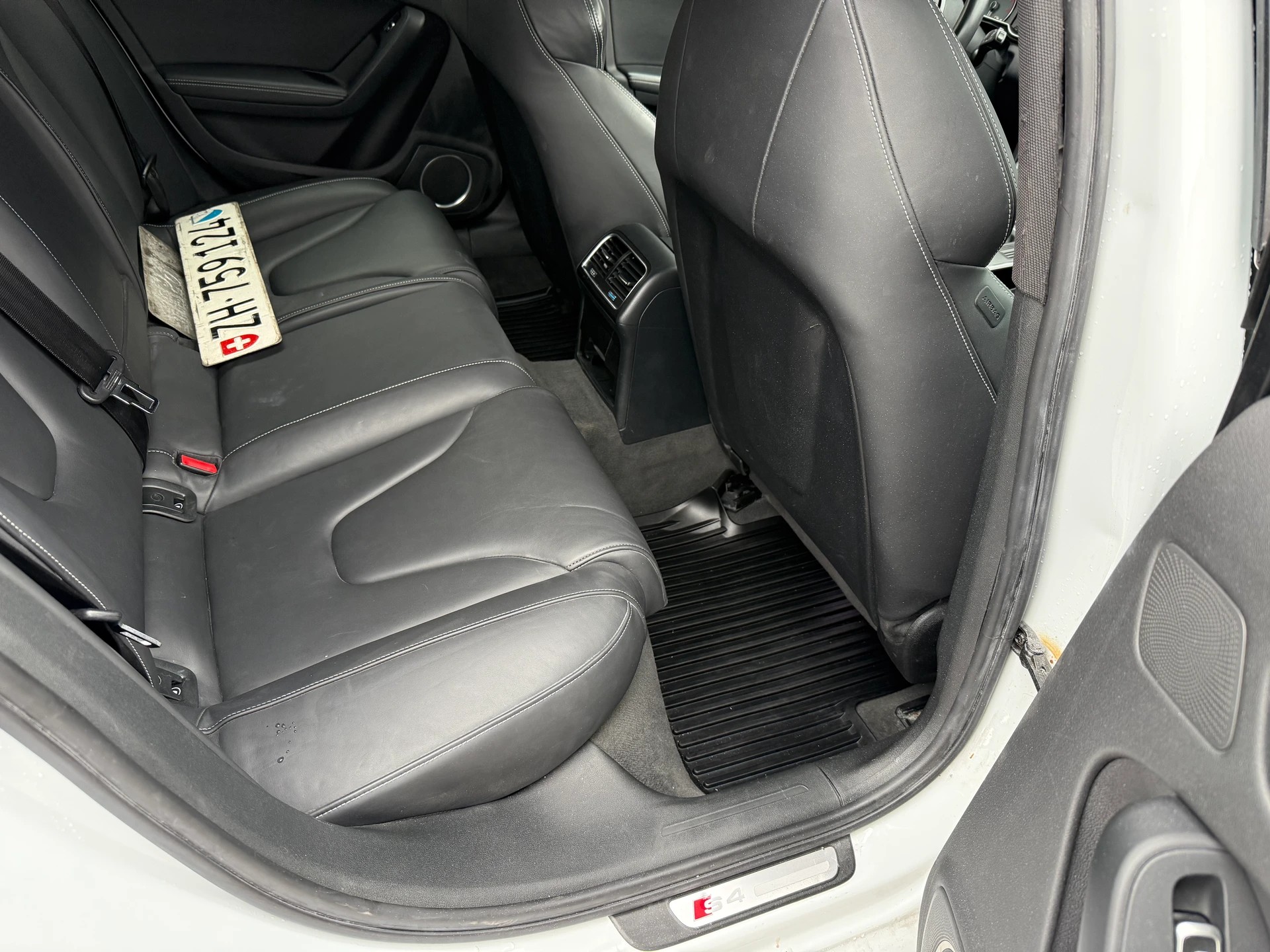 AUDI S4 Avant 3.0 TFSI quattro S-tronic-image-9