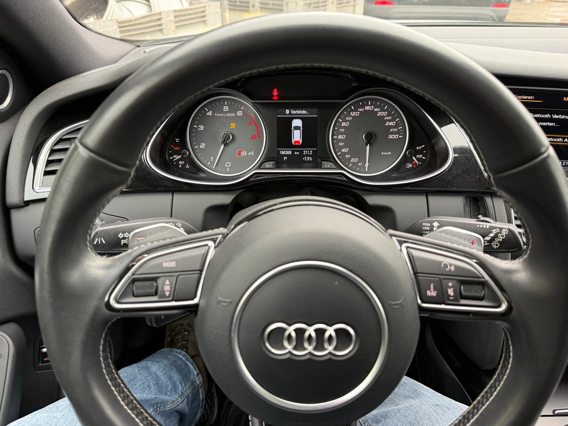 AUDI S4 Avant 3.0 TFSI quattro S-tronic-image-13