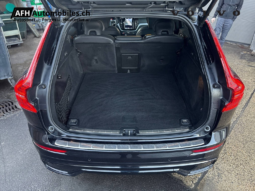 VOLVO XC60 2.0 T8 TE Polestar eAWD-image-9