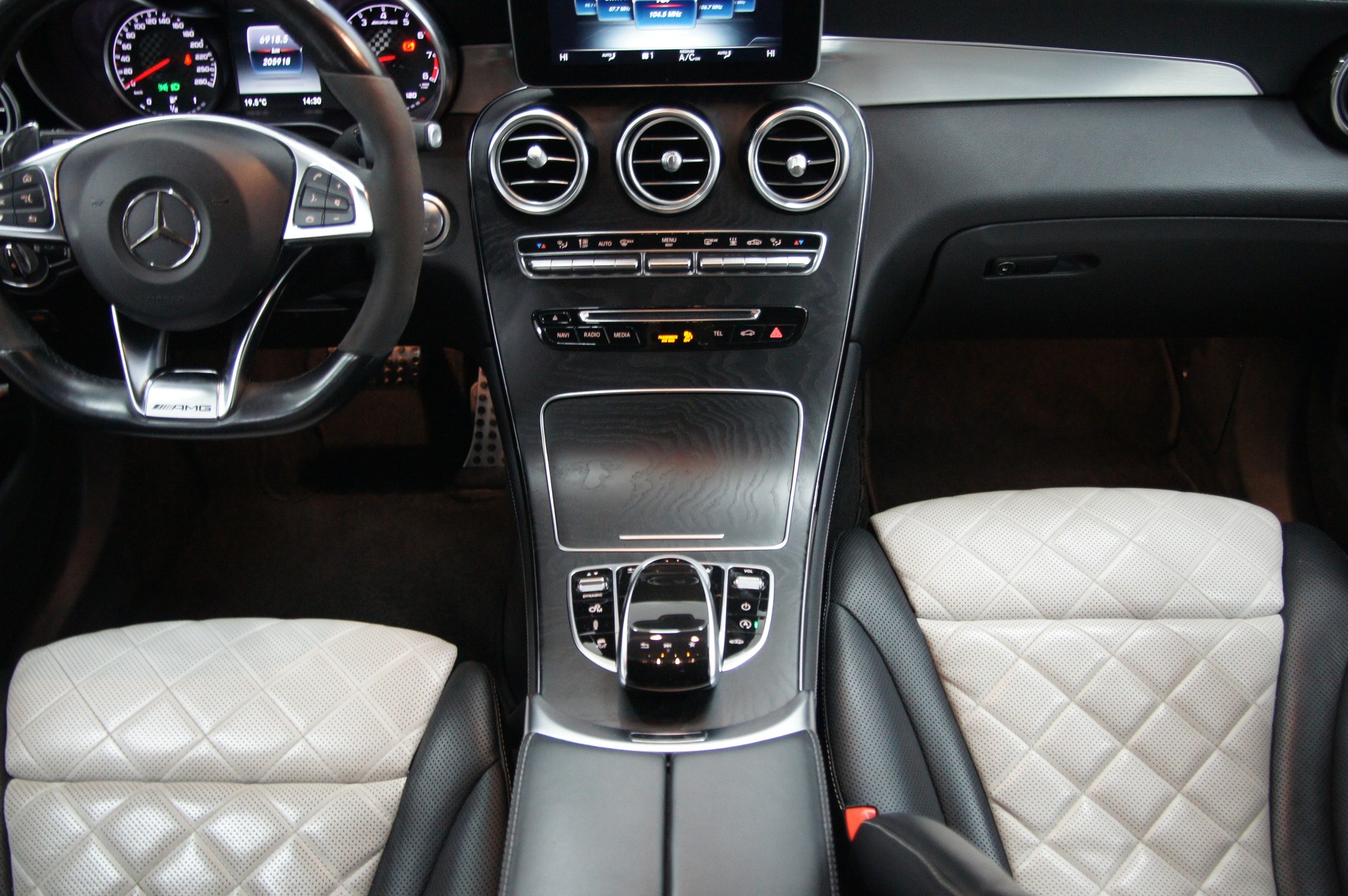 MERCEDES-BENZ GLC 43 AMG 4Matic 9G-Tronic-image-11