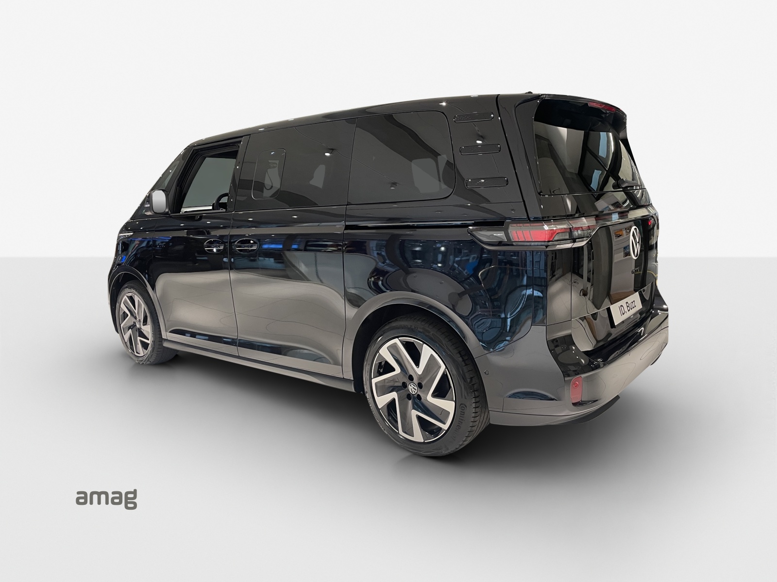 VW ID.Buzz NWB GTX 4 Motion-image-2