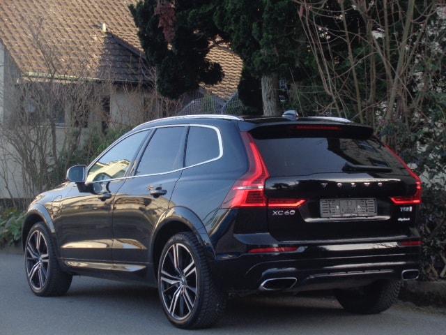 VOLVO XC60 T8 eAWD R-Design Geartronic-image-2