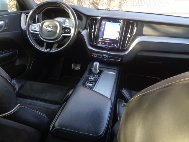 VOLVO XC60 T8 eAWD R-Design Geartronic-image-3