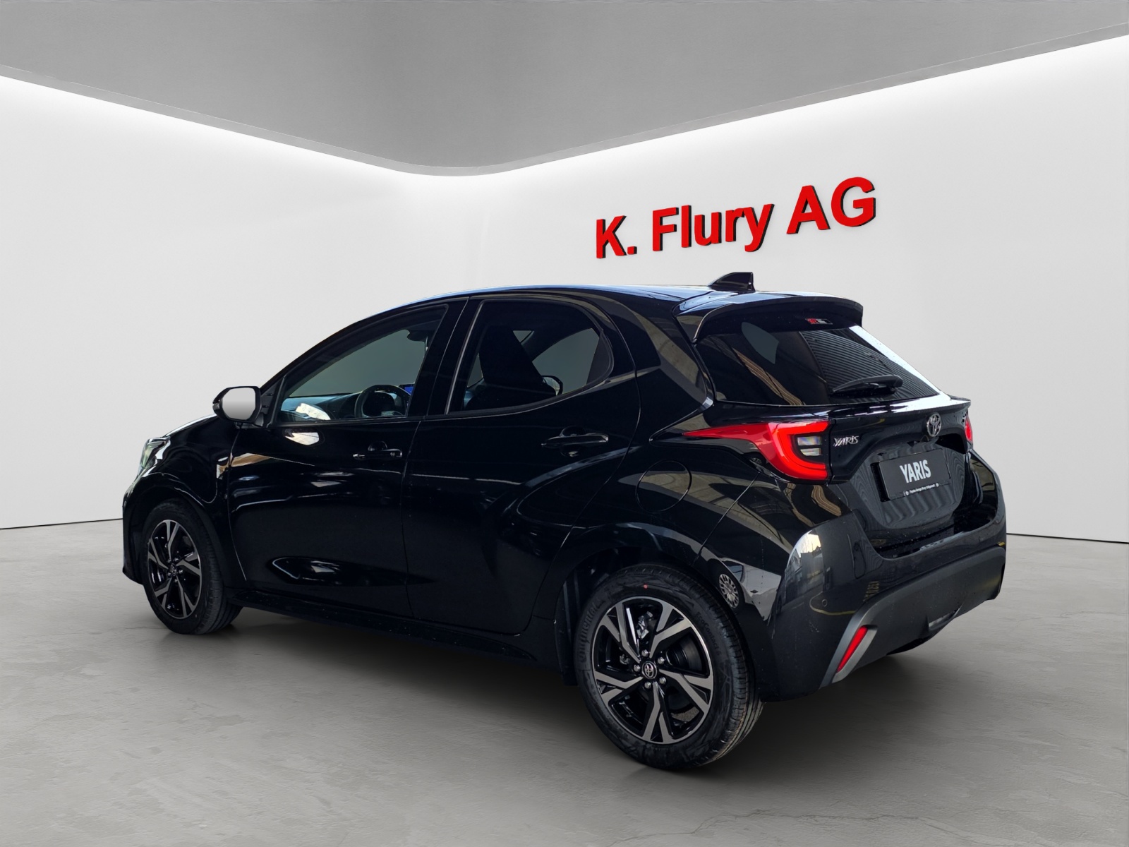 TOYOTA Yaris 1.5 VVT-i HSD Trend-image-2