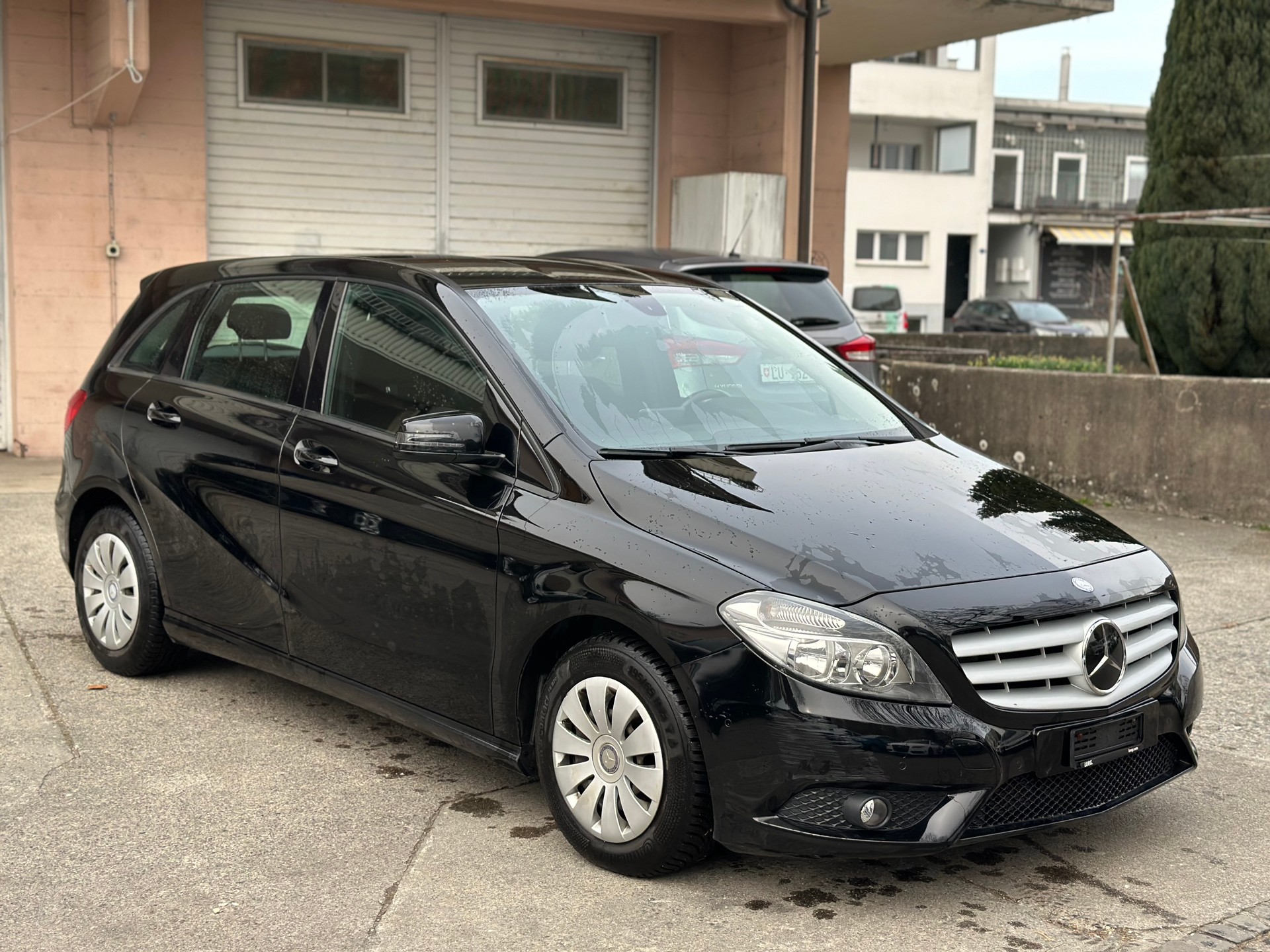 MERCEDES-BENZ B 180EC-image-1