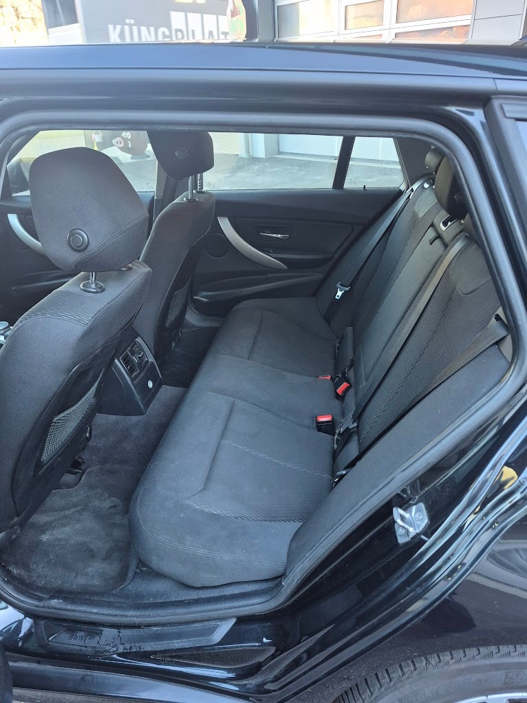 BMW 320d xDrive Touring Steptronic-image-10