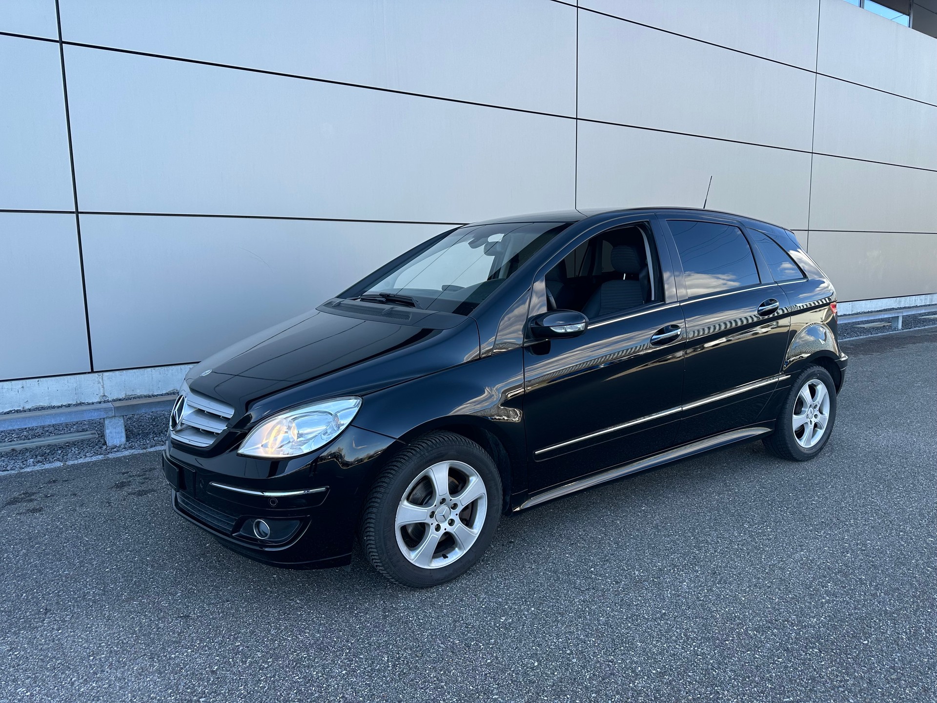MERCEDES-BENZ B 180 CDI-image-0