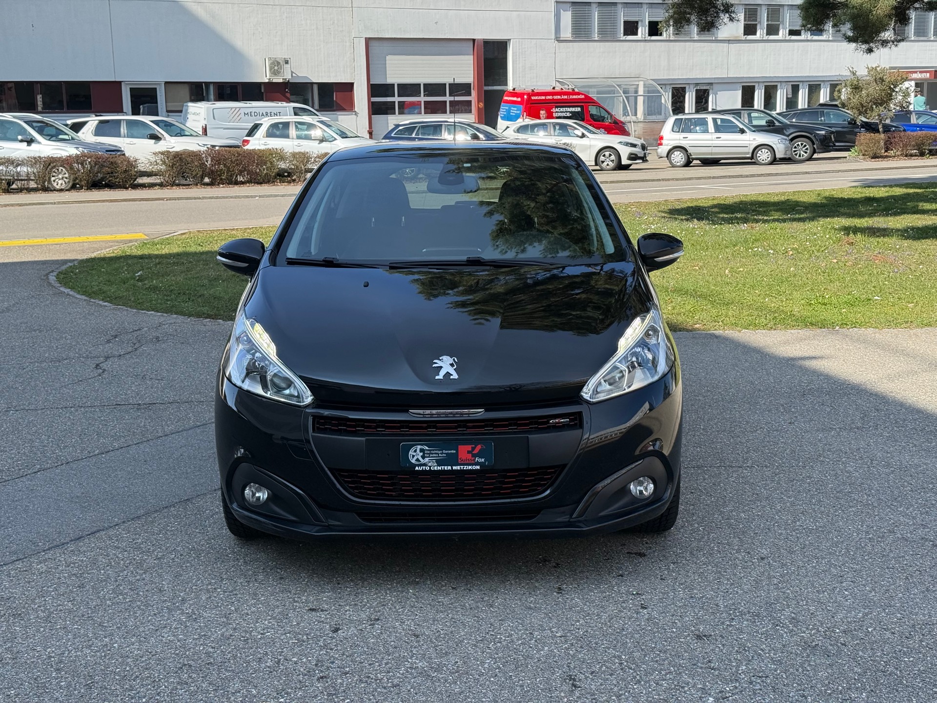 PEUGEOT 208 1.2 PureTech GT Line-image-0