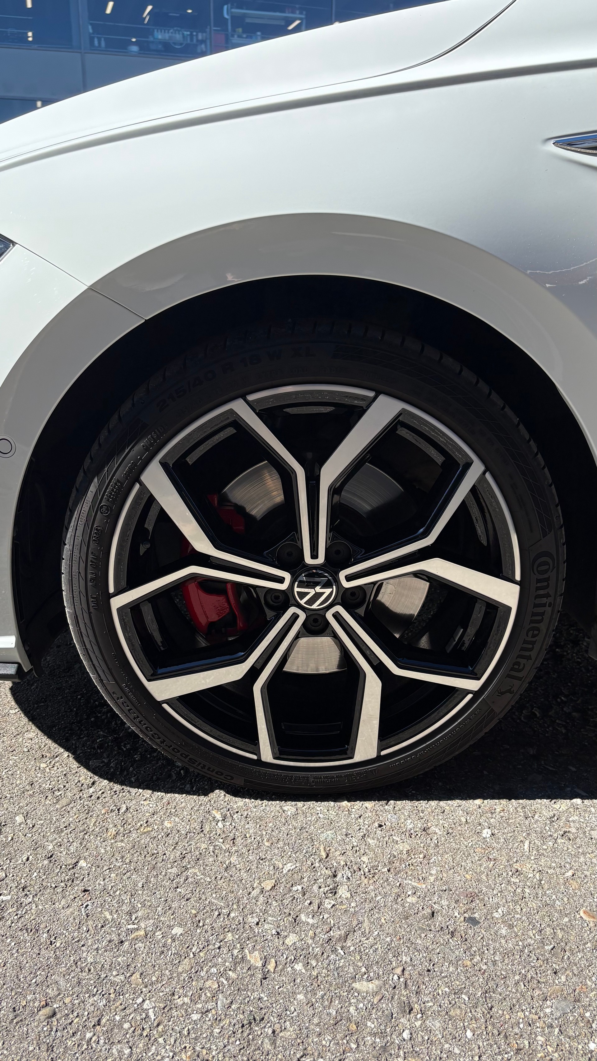VW Polo 2.0 TSI GTI DSG-image-14