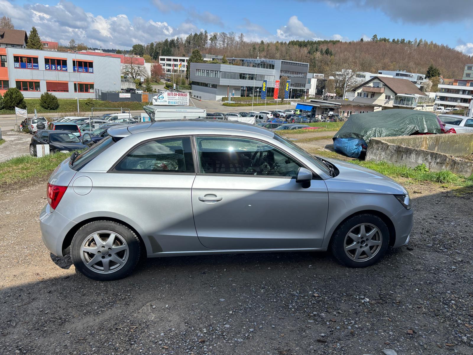 AUDI A1 1.4 TFSI Ambition S-tronic-image-6