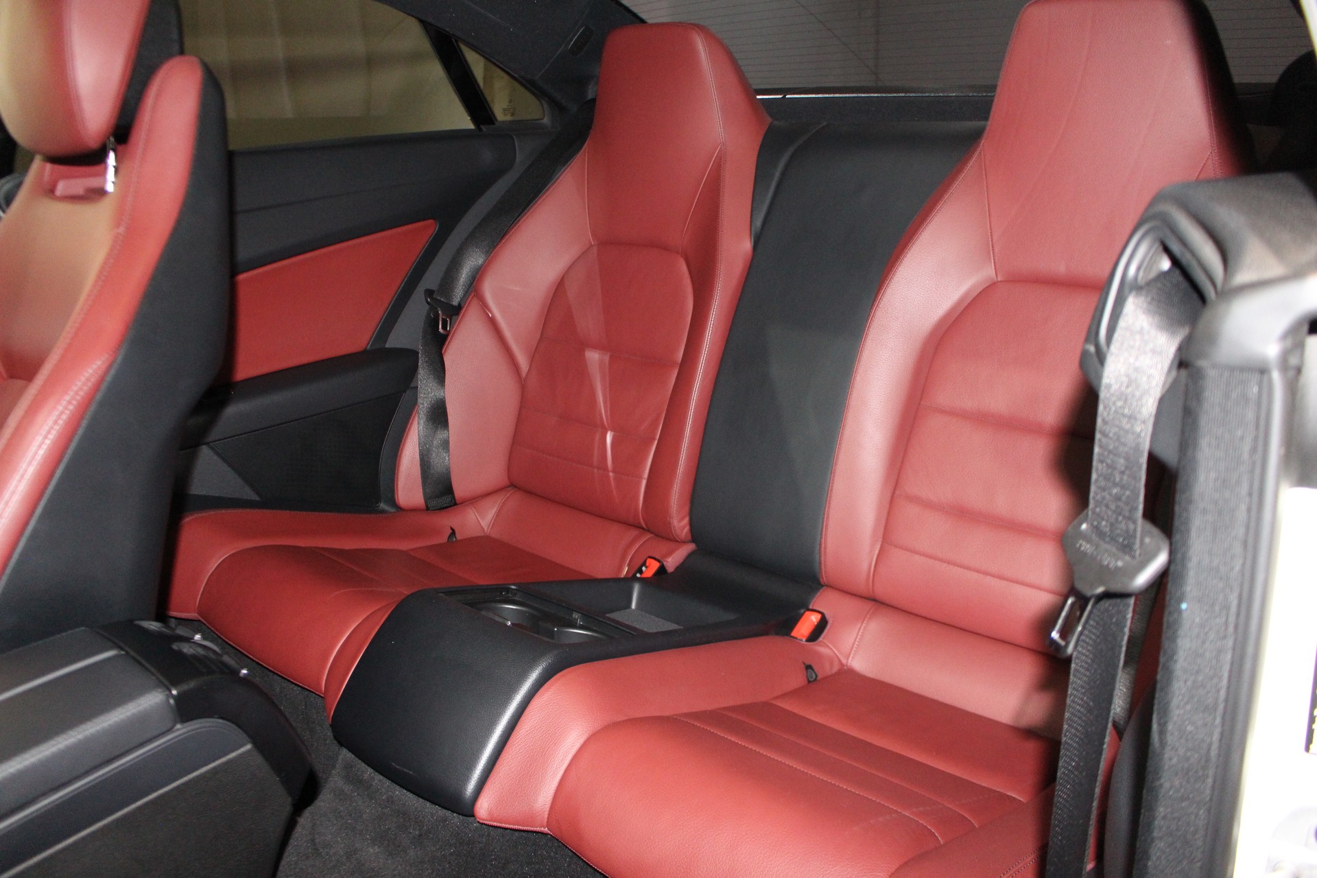 MERCEDES-BENZ E 250 CGI BlueEF Coupé-image-7