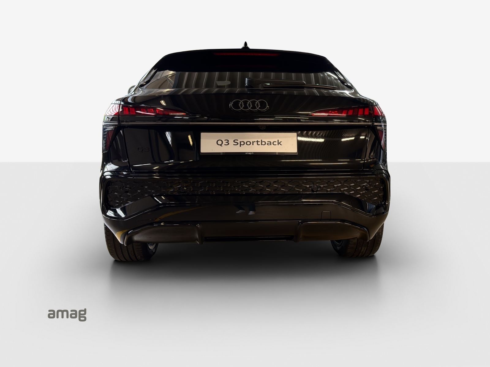 AUDI Q3 Sportback e-hybrid 200 kW S tronig-image-3