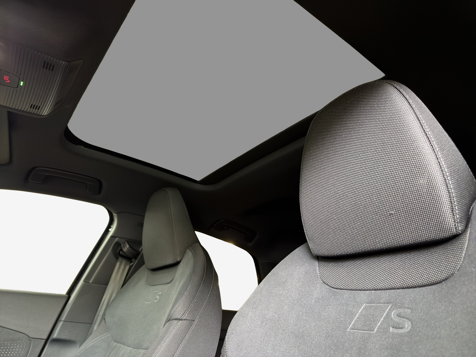 AUDI Q3 Sportback e-hybrid 200 kW S tronig-image-14