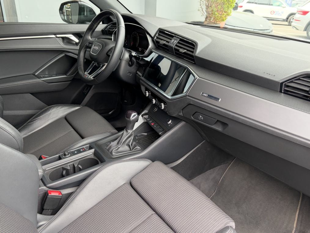 AUDI Q3 35 TFSI S line S-tronic-image-8