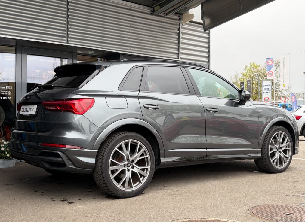 AUDI Q3 35 TFSI S line S-tronic-image-2