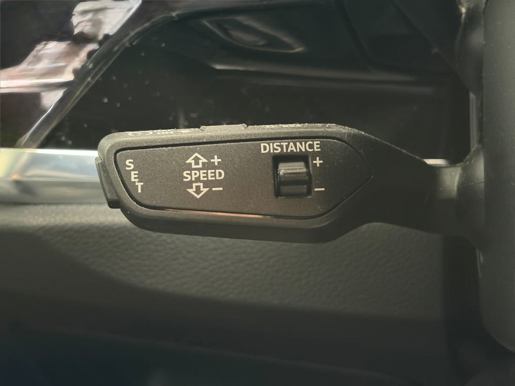 AUDI Q3 35 TFSI S line S-tronic-image-5