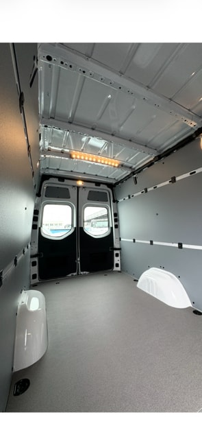 MERCEDES-BENZ Sprinter 319 CDI Standard-image-3