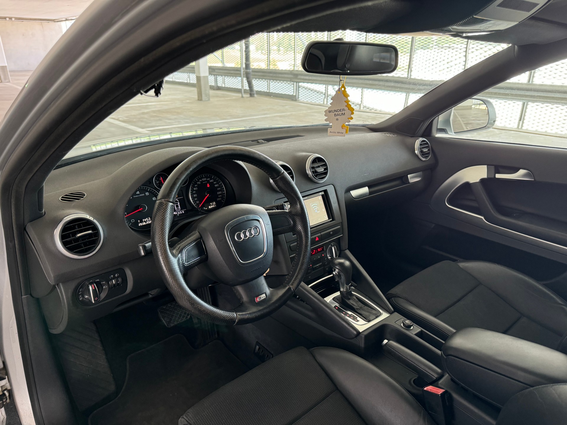 AUDI A3 Sportback 1.8 TFSI Ambition S-tronic S-line-image-10