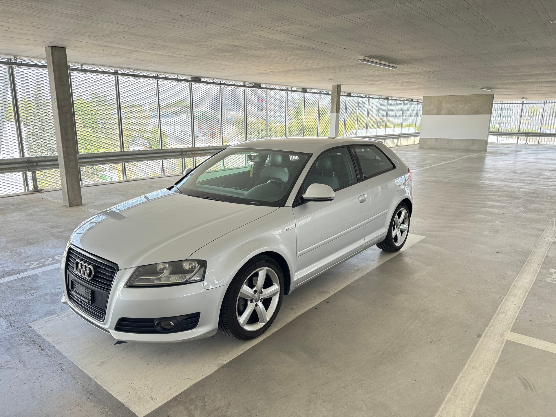 AUDI A3 Sportback 1.8 TFSI Ambition S-tronic S-line-image-2