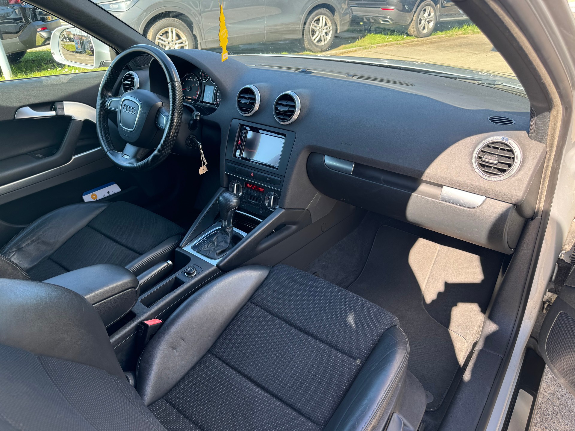 AUDI A3 Sportback 1.8 TFSI Ambition S-tronic S-line-image-8