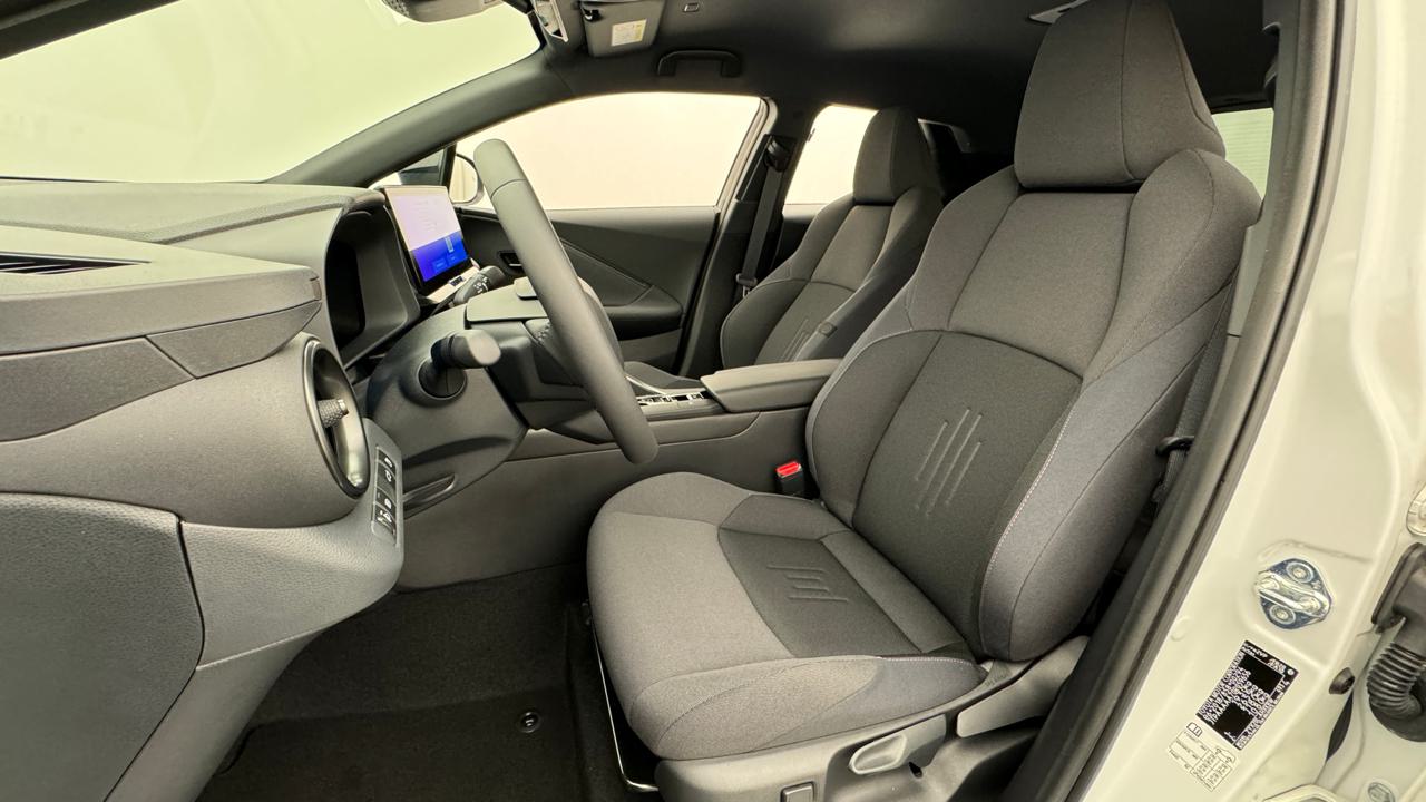 TOYOTA C-HR 1.8 HSD CVT Sport-image-4