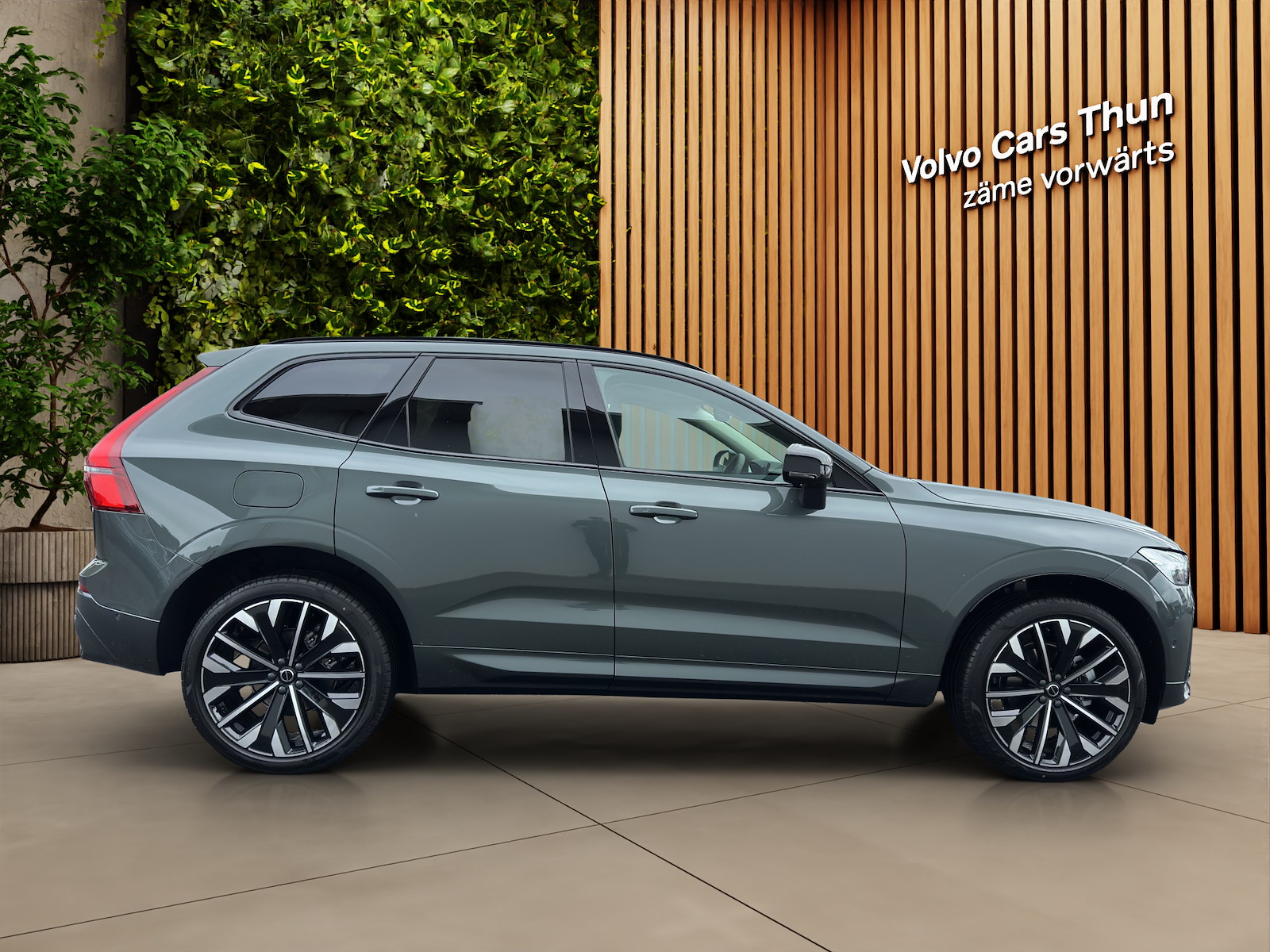 VOLVO XC60 2.0 B5 MH Ultra Dark AWD-image-3
