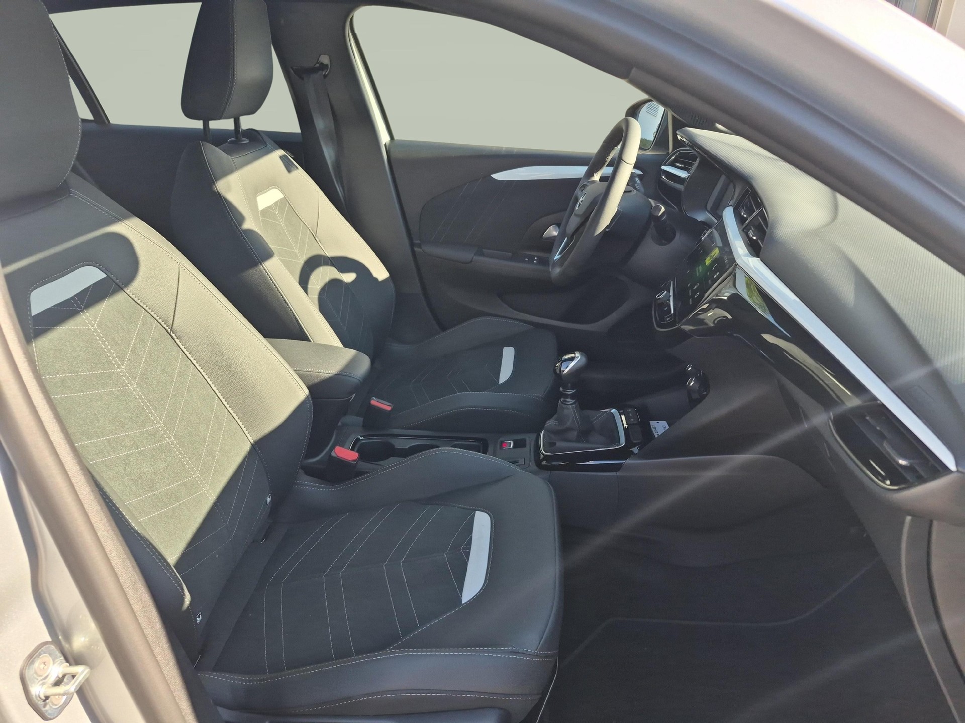 OPEL Corsa 1.2 T GS / Jetzt mit attraktivem 1.99% Leasing-image-9