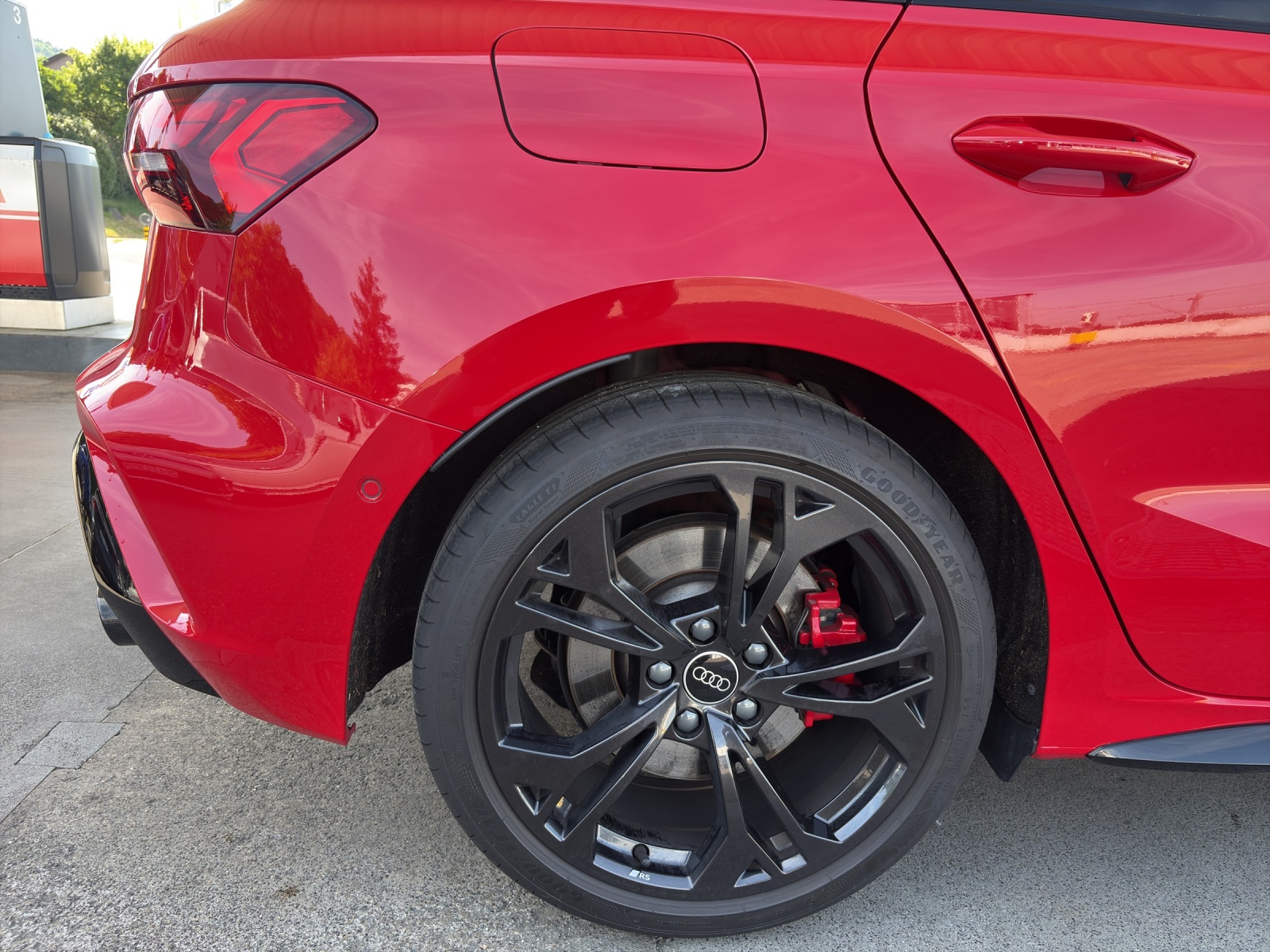 AUDI S3 Sportback 2.0 TFSI quattro S-Tronic-image-15