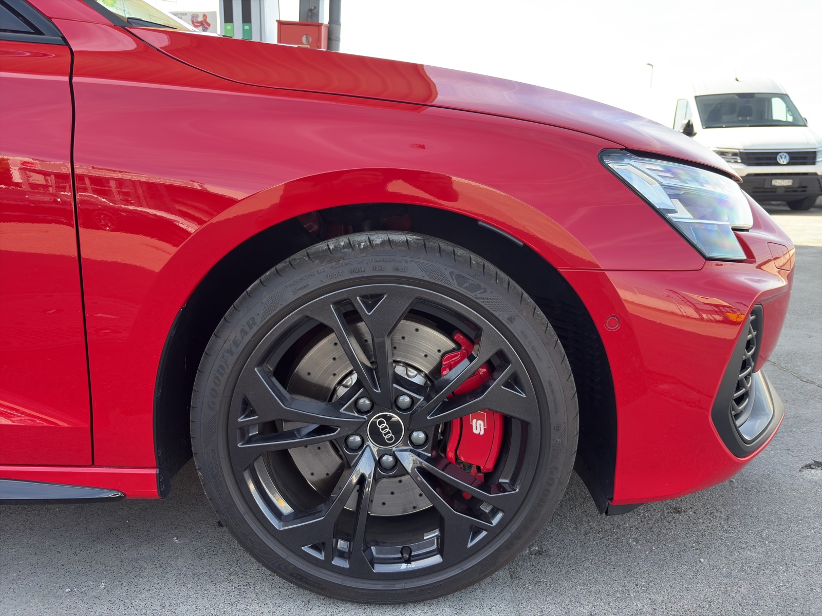 AUDI S3 Sportback 2.0 TFSI quattro S-Tronic-image-16