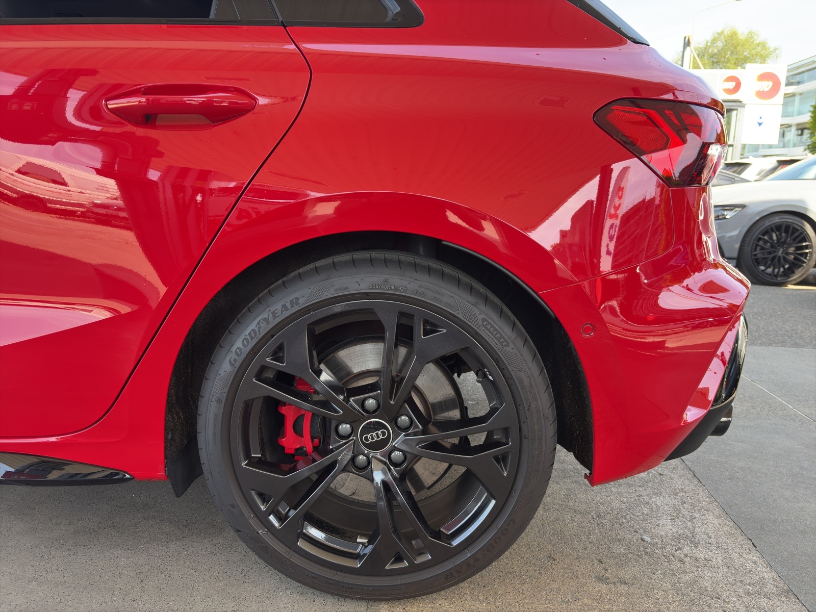 AUDI S3 Sportback 2.0 TFSI quattro S-Tronic-image-14