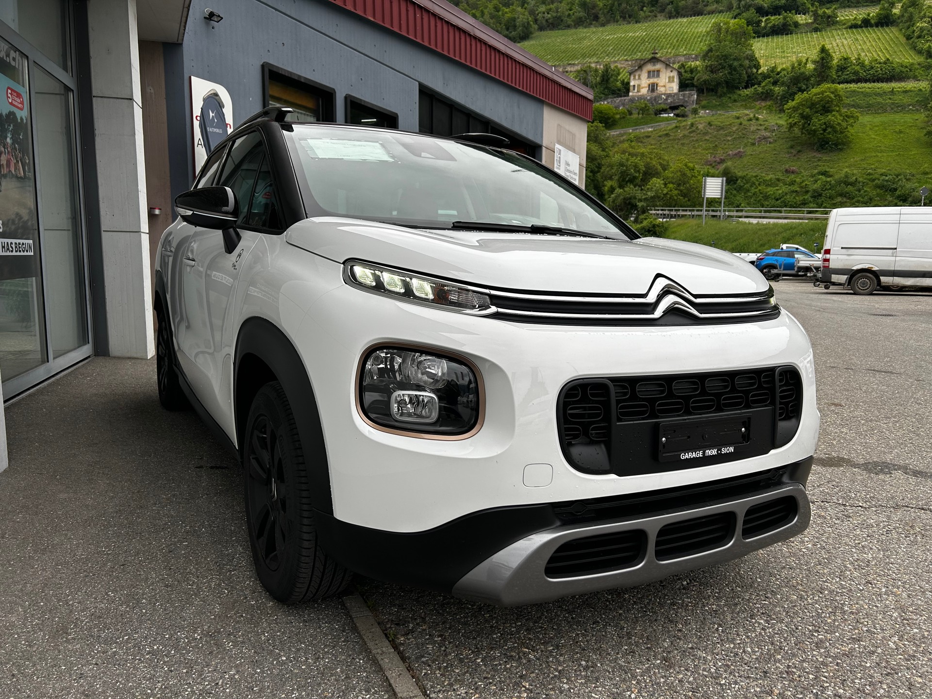 CITROEN C3 Aircross 1.2i PureTech Origins EAT-image-1