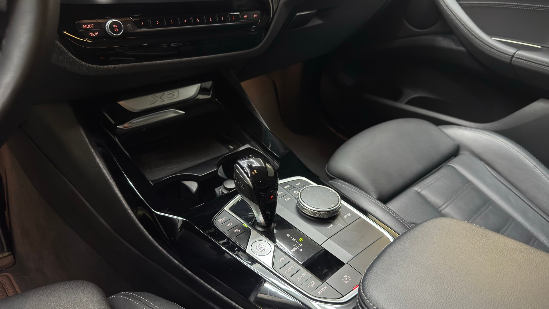 BMW X3 xDrive 20i-image-9